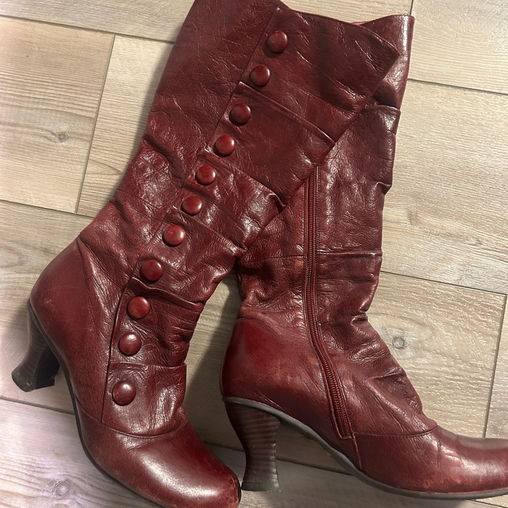 Women's Red Amelia Miz Mooz Size 8 Boot